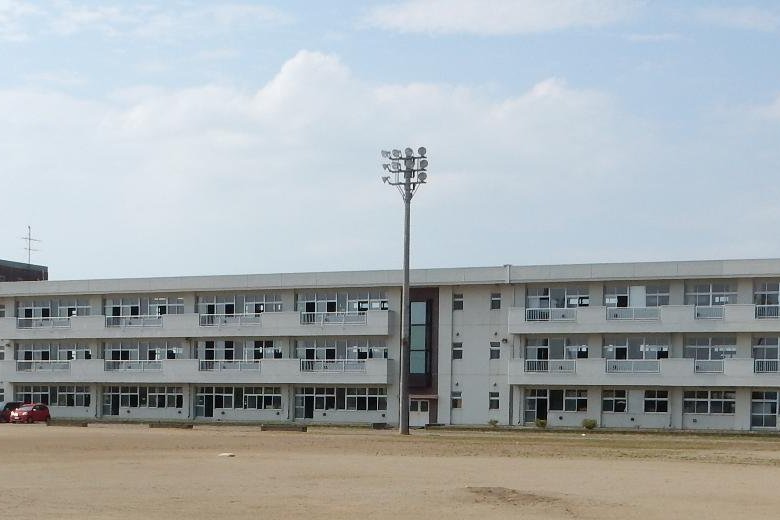 上野中学校夜間照明改修工事